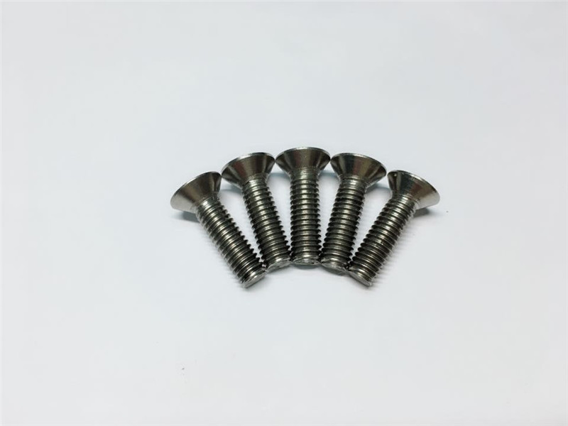 M3, M6 titanium zendê serê xalîçeya serê tîpa cap cap titanium flange screwan ji bo emeliyata spinal