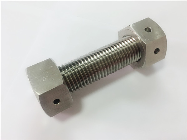 birûskê zengilî 316 astm a193 b8m stud bult nut / bolt